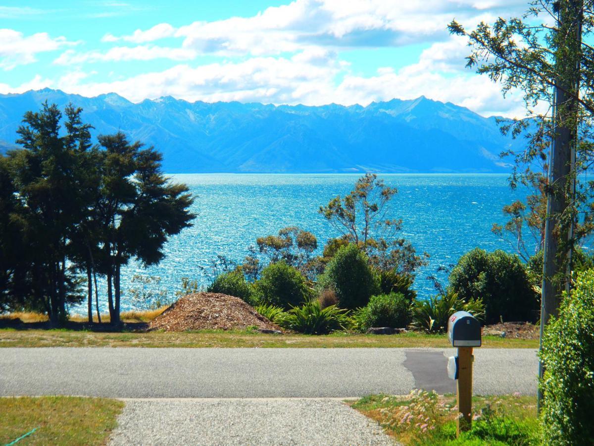 Lakefront Fantail Cottage Lake Hawea, Wanaka Exterior photo