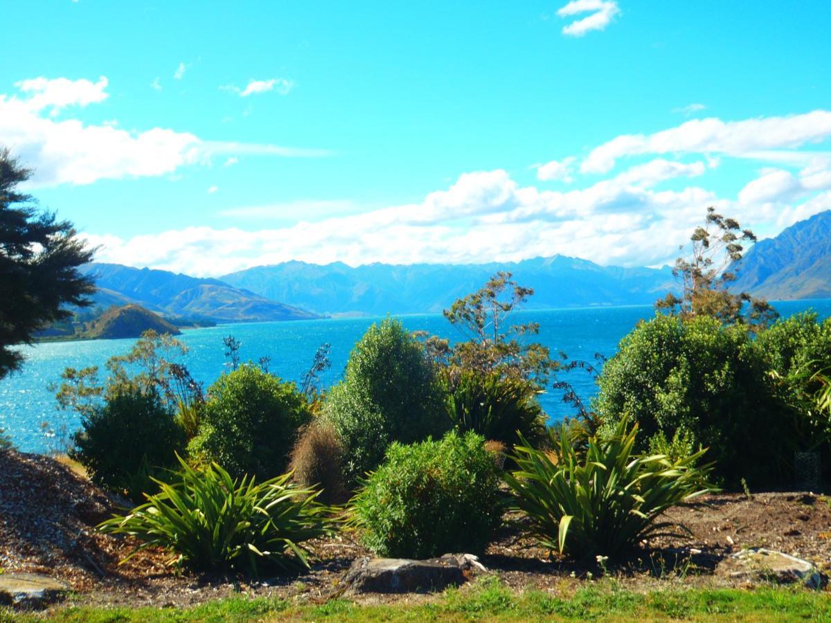 Lakefront Fantail Cottage Lake Hawea, Wanaka Exterior photo